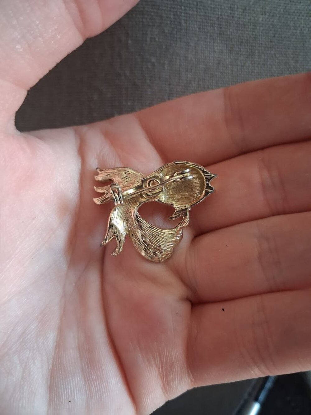 Unusual Fish brooch - Picture 2 of 2